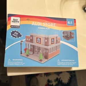 Aldi store - bee happy building kit (never opened)